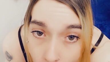 Lingerie Tranny Gets Horny For Cock - 2 image