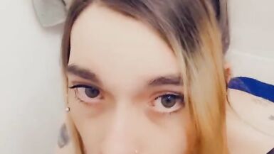 Lingerie Tranny Gets Horny For Cock - 4 image