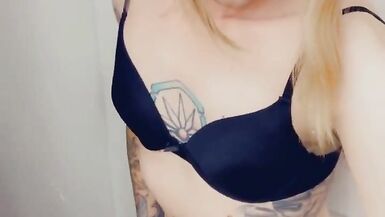 Lingerie Tranny Gets Horny For Cock - 8 image