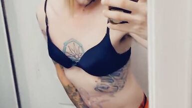 Lingerie Goddess Gets So Turned On - 10 image