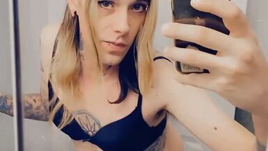 Pretty Carmen Melatonin Loves Getting Cocks Hard - 1 image