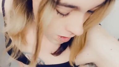 Pretty Carmen Melatonin Loves Getting Cocks Hard - 5 image