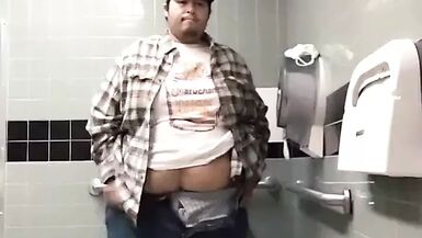 cumswallowingboy exposing the goods. - 1 image