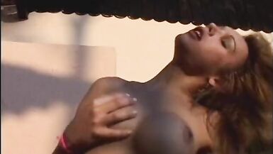 Sexy tranny gets her ass fucked by stud in the building outside - 11 image