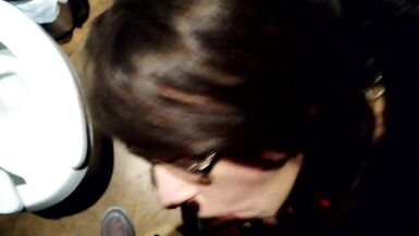 Kitty blows lexi in bar