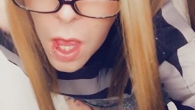 Seductive Shemale Wants To Suck Your Cock - 11 image