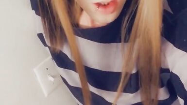 Seductive Shemale Wants To Suck Your Cock - 12 image