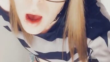 Seductive Shemale Wants To Suck Your Cock - 13 image