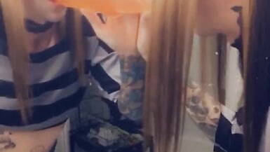 Seductive Shemale Wants To Suck Your Cock - 14 image