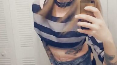 Seductive Shemale Wants To Suck Your Cock - 5 image