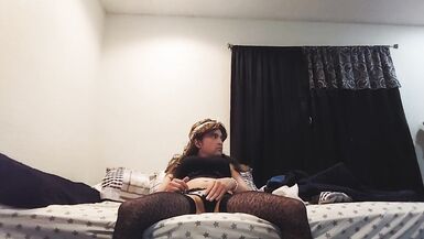 Learning how to self fuck - 3 image