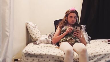 Kay wants to fuck with own cock - 2 image