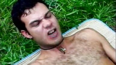 Jardineiro fode um trans no local de trabalho - 13 image