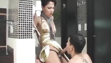 Sasha Heyvn Drills a guy - 5 image