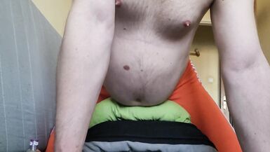 Challange: cum in 5m from pillow humping, if fail spend the rest of the day in chastity - 4 image