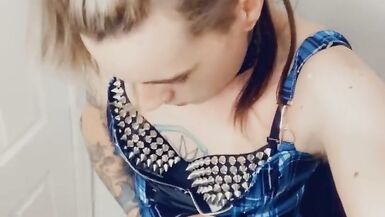 Punk Rock Girl Shows Off What She Is Packing - 4 image