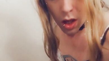 Bunny Girl Wants To Be Your Playmate - 7 image