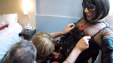 Old man and 2 shemales - 8 image