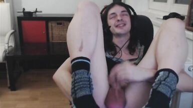 Theresa Si getting ready for her first camshow, first time playing with the ESCA vibrator practice dirtytalk and fuck - 14 image