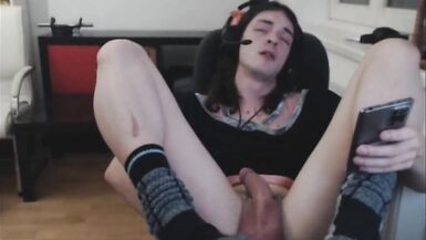 Theresa Si getting ready for her first camshow, first time playing with the ESCA vibrator practice dirtytalk and fuck - 4 image