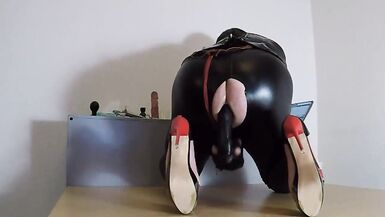 Mature shemale solo on cam - 3 image