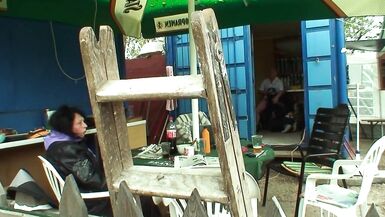 Jovem Amadora Realiza Fantasia e Fode em Publico Velho dono do Bar de Estrada - 6 image