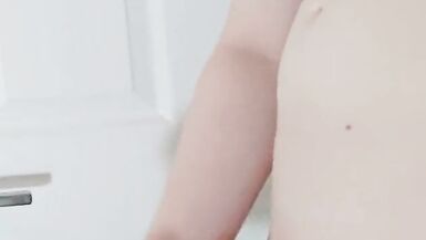 Giantess Gril Cums On You