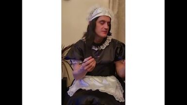 putting on eyeshadow - 1 image