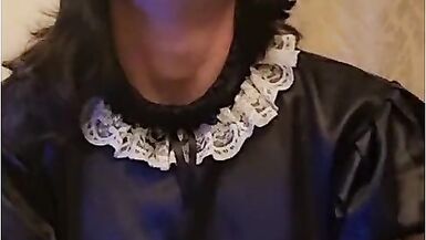 putting on eyeshadow - 11 image