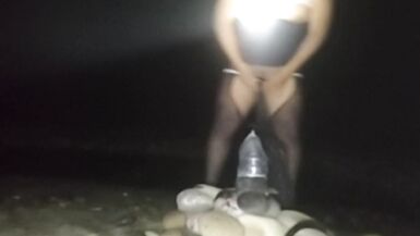 gorda travesti fetichista bailando a media noche abriendo su culo con azotes incluidos - 3 image