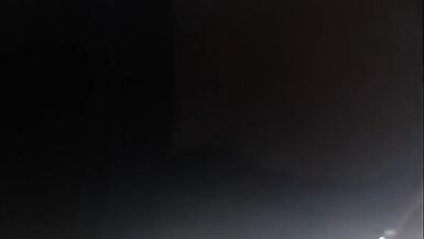 Sexy travesti colombiana juega con bolas anales bajo su ropa