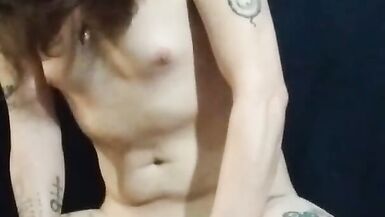 Fem load shemale busts after smoking - 7 image