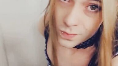 Goth Girl Wants To Play - 4 image