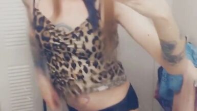 Cheetah Girl Wants To Feel Your Cock - 2 image