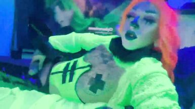 TRASHQVEEN: GOTH BUNNIE SOLO FACIAL - 6 image