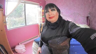 Michele Thompson Wants Married Men - 2 image