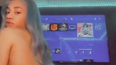 black shemale porn - 14 image