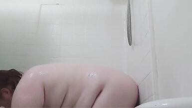 Whore demolishes his asshole in the shower - 13 image
