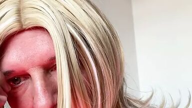 Soooo wrong, for a sissy like me but still... i did it...: cumming - 1 image