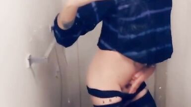 Super Cute Girl Strips while Rubbing her Clitty - 3 image