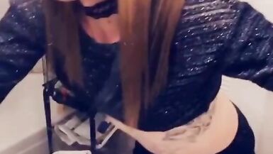 Gorgeous Girl in a Miniskirt wants Cock inside her - 10 image