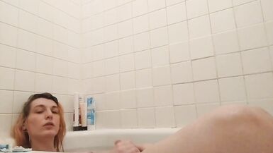 Daisy Gatsby playing around in the tub