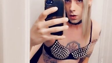 Alternative Girl Fingering Herself - 15 image