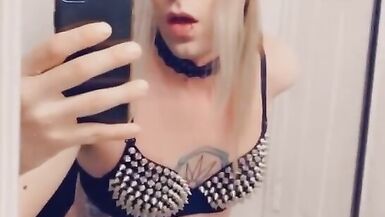 Alternative Girl Fingering Herself - 6 image