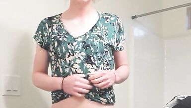 Trans girl jerks off and cums on counter - 4 image