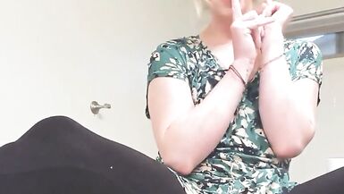 Trans girl jerks off and cums on counter - 6 image