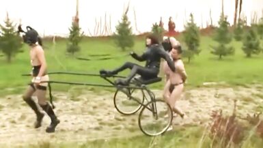 Slavinia alias Thao in pony play - 7 image