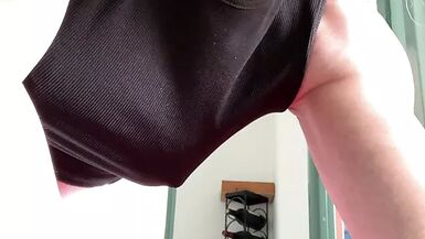 A try to cum, while doing some ass play - 1 image