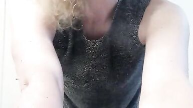 Blond trans girl plays with toy and cums on counter - 4 image