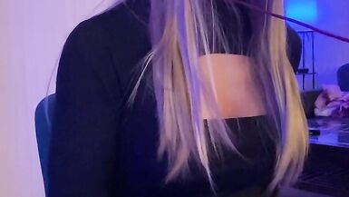 Crossdressing Gamer Jerks Off - 5 image